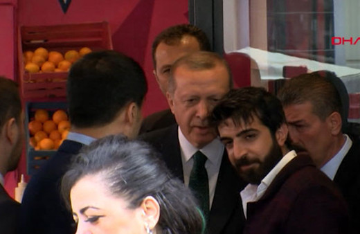 Cumhurbaşkanı Erdoğan'dan kafeye sürpriz ziyaret 