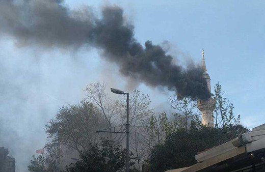 Teşvikiye Camii'nde korkutan yangın: İtfaiye müdahale etti!