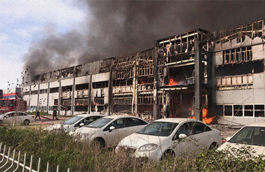 Dev fabrika küle döndü!