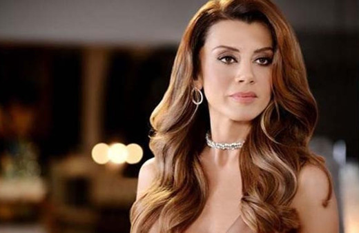 Gökçe Bahadır Levent Yüksel'in ünlü parçasını bakın nasıl seslendirdi