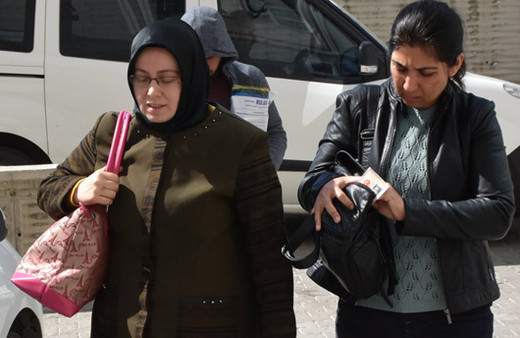 En bomba FETÖ gözaltıları! Gaybubet evleri basıldı eşler de gözaltında