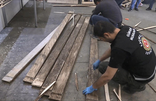 Tahtaların içinden çıktı: 4 milyon değerinde!