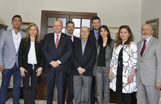 Erken seçim belirdi CHP Ahmet Necdet Sezer'e koştu...