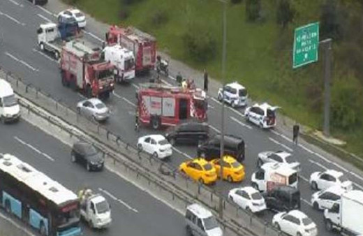 FSM köprü girişinde büyük kaza! Trafik felç