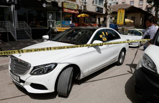 İşadamı otomobilinde kurşunlanarak öldürüldü