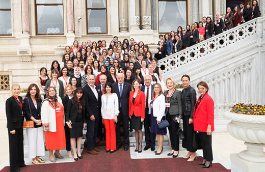 Coca Cola Kız Kardeşim projesi kadınları girişimciliğe hazırlayacak