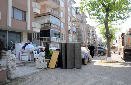 Manukyan'ın 'mirasçıları' kapı dışarı edildi