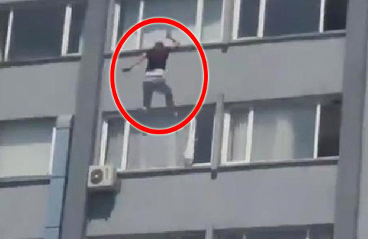 Kelime-i Şehadet getirdi 6.kattan bağıra bağıra atladı