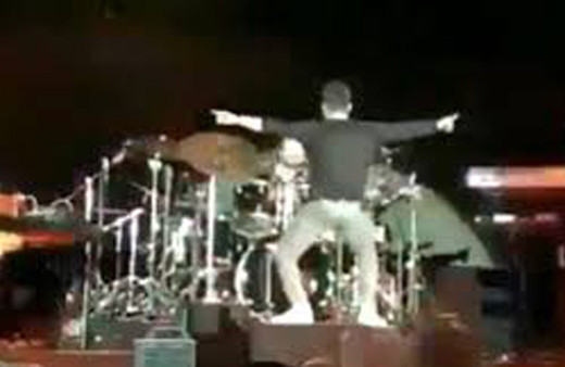 Tarkan, kalça dansıyla Almanya'yı salladı!