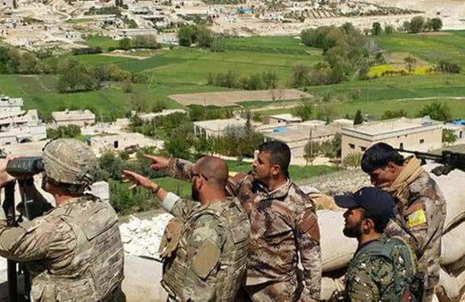 Bomba görüntüler! ABD askeri teröristlerle omuz omuza TSK'yı dikizliyor!