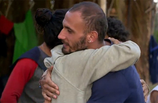 Survivor'da duygusal anlar: Batuhan adaya veda etti!