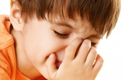 Çocuklarda burun kanaması nasıl kesilir? Sakın geriye yaslamayın