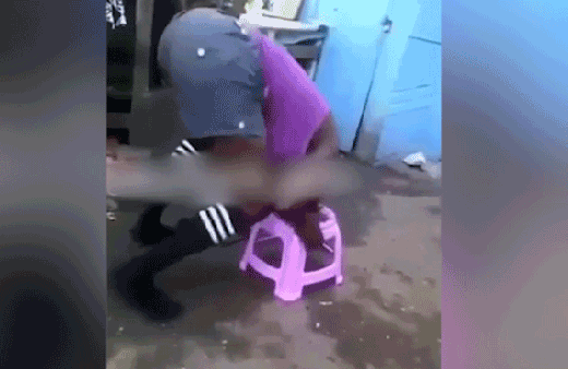 Amuda kalkmak isterken hayatının şokunu yaşadı!