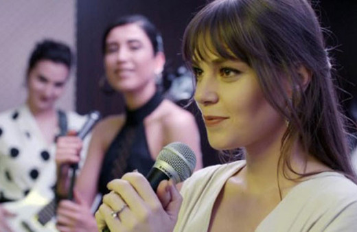 İstanbullu Gelin'e damga vuran Zerrin Özer şarkısı