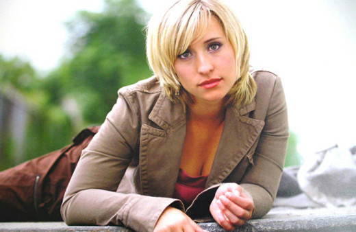 Ünlü oyuncu cinsel ilişki tarikatı üyeliğinden gözaltında