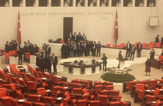 10 maddelik uyum paketi Meclis Genel Kurulu'nda kabul edildi