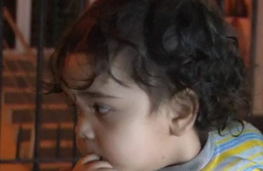 Bakıcısı uyurken açık unutulan kapıdan çıkıp gitti, sokakta bulundu