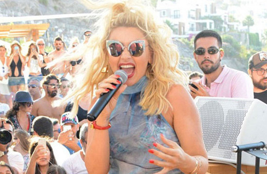 Dozer ve kepçelerle yıkmışlardı! Hadise'ye ikinci şok