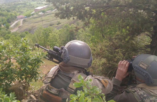 Diyarbakır'da teröristlere ait 8 sığınak imha edildi