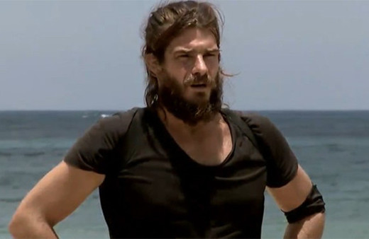 Survivor'da büyük şok: Hakan ihraç edildi!