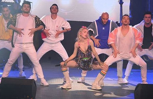 Aleyna Tilki şarkısının sözlerini unuttu