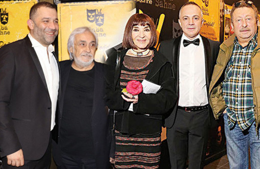 Şevket Çoruh'u mutlu gününde dostları yalnız bırakmadı