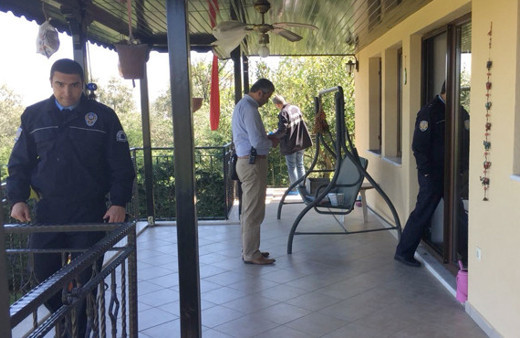 MHP'li İsmet Ataman'a hırsız şoku