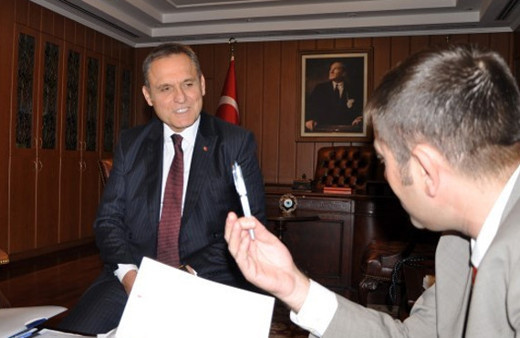 Hacettepe eski rektörüne FETÖ'den gözaltı