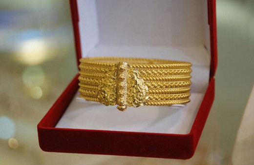 Otomobil fiyatı ile yarışan bilezik