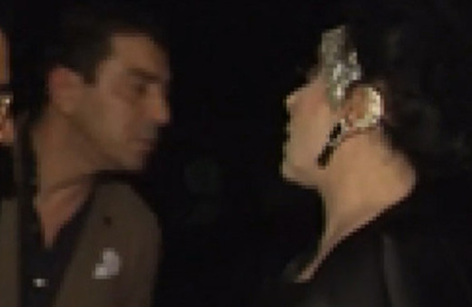 Nur Yerlitaş nişan töreninde olay çıkardı: O terzi karıyı masana oturtma!