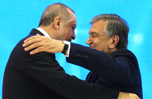 Özbek liderden Türk iş adamlarına açık çek