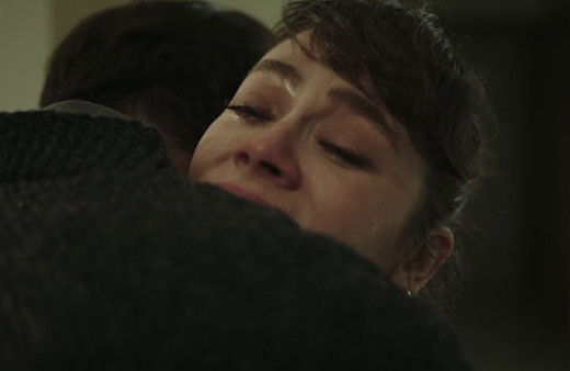 Avlu'ya damga vuran sahne: Kadınım