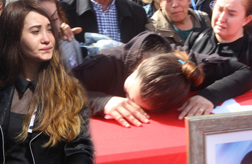 Eskişehir'de akademisyenlere veda gözyaşları sel oldu