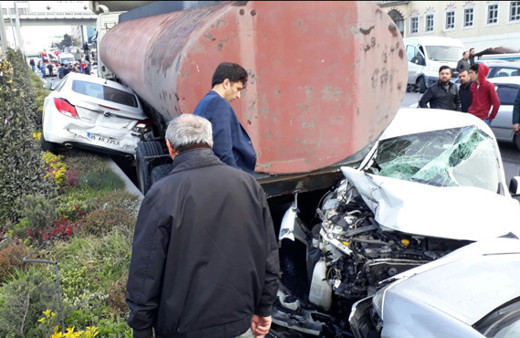 Başakşehir'de korkunç kaza yol savaş alanına döndü