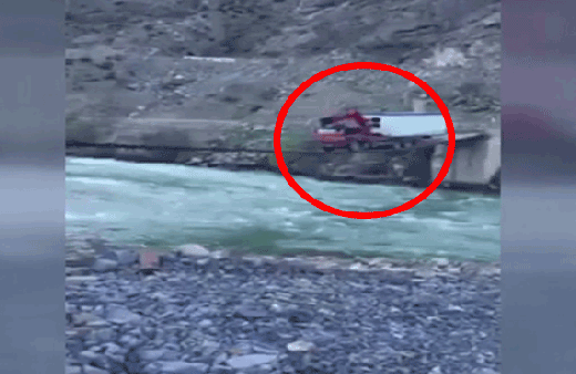 Faciaya davetiye! Asma köprüden 25 tonluk kamyonla geçti