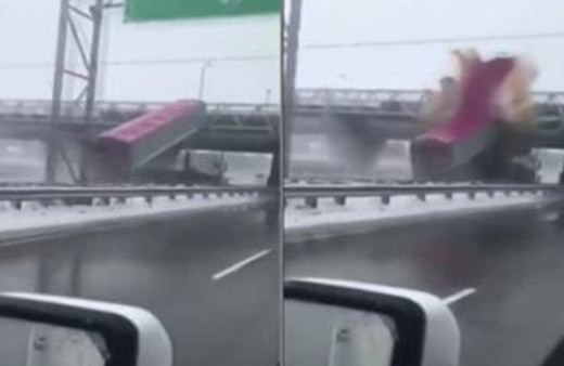 Üst geçide takılan TIR'ın böyle patladı