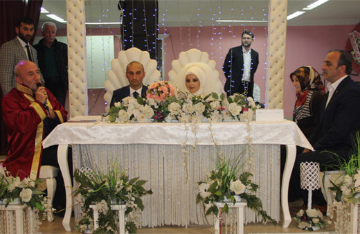 Giresun Müftüsü Oral ilk nikahı kıydı