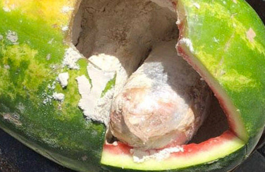 Kesmece karpuzdan kilo kilo eroin çıktı