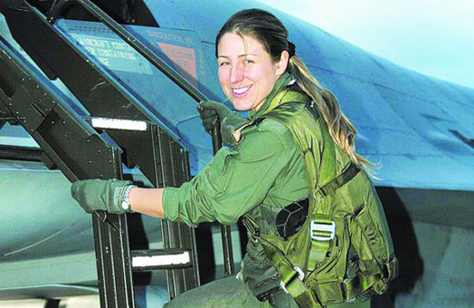 Berna Binbaşı yuvaya 'yarbay' olarak geri döndü!