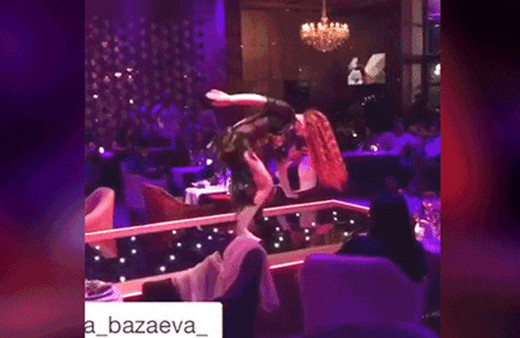 Oryantal Tanyeli'yi kendinden geçiren performans