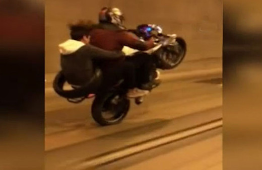 Yürekler ağza geldi! Çift kişilik tek teker terörü 