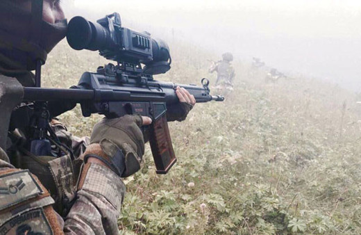 PKK'lı teröristler evlere girdi! Şehirde alarm verildi...