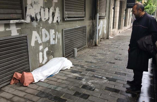 İstanbul'un göbeğinde ibretlik görüntü! Görenler kahroluyor