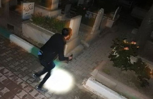 Mezarlıkta ağlayan gizemli kızla ilgili yeni gelişme!