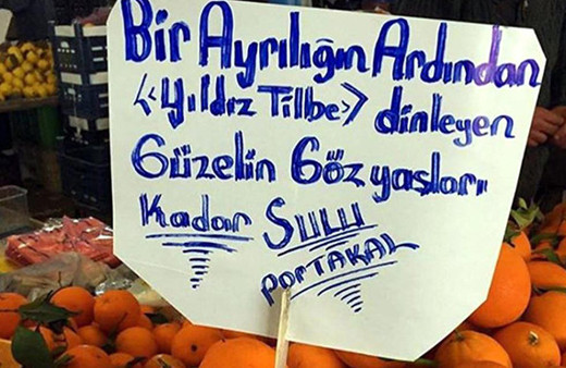 Pazarcı tezgahında gülümseten etiketler