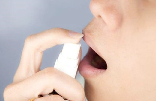 Ağız spreyi sıkmak orucu bozar mı kaza gerekir mi Diyanet ne diyor? 