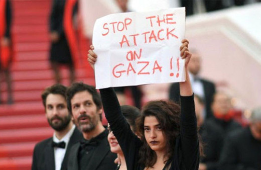 Dünyaca ünlü oyuncu Cannes'da Filistin için pankart açtı! 