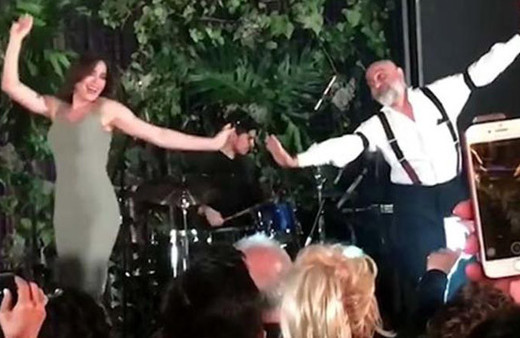 Özge Borak'ın dansı geceye damga vurdu