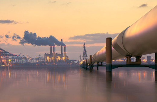 Petrol fiyatları 80 dolara dayandı Türkiye sabitledi