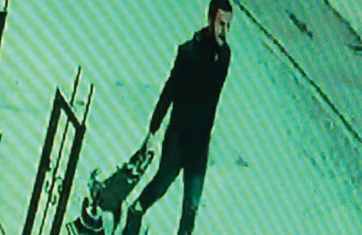 Pazar arabasıyla sokaklarda dolaşan bu kişiye dikkat